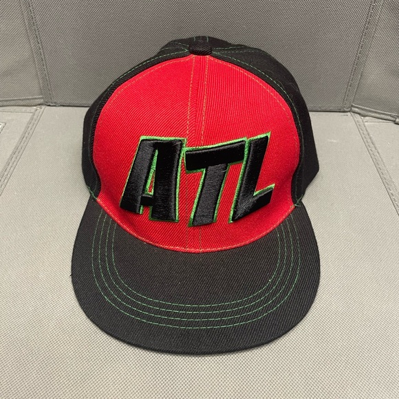 ATL Black Red and Green Snapback Hat from Six Flags - Picture 1 of 9
